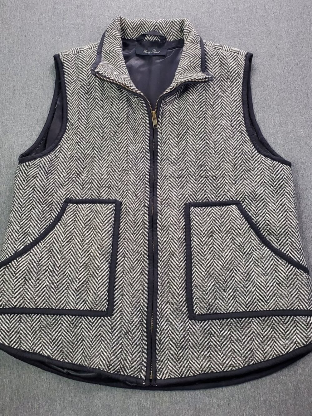 Honey Punch Sleeveless Herringbone Vest Black White Full Zip Pockets Size Medium